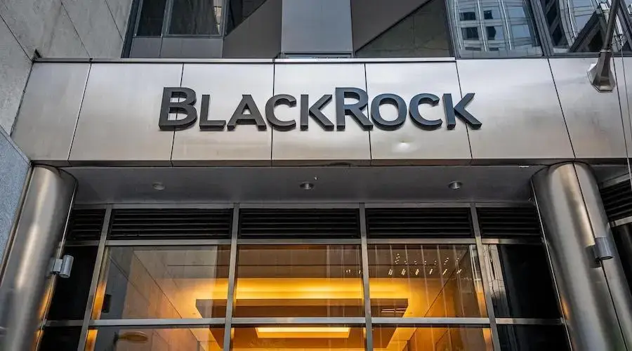 BlackRock перевела Coinbase криптоактивы на $181 млн BlackRock перевела Coinbase криптоактивы на $181 млн