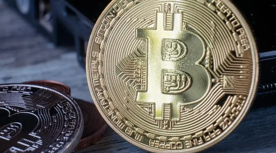 Инвесторы вывели из биткоин-ETF $1 млрд Инвесторы вывели из биткоин-ETF $1 млрд