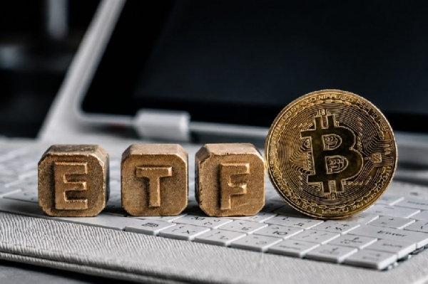 В течение двух недель подряд наблюдался приток средств в биржевые фонды (ETF) биткоина, но их влияние на цену BTC было ограниченным! Вот все данные В течение двух недель подряд наблюдался приток средств в биржевые фонды (ETF) биткоина, но их влияние на цену BTC было ограниченным! Вот все данные